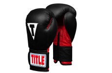 Боксерские перчатки TITLE Classic Retaliate Boxing Gloves